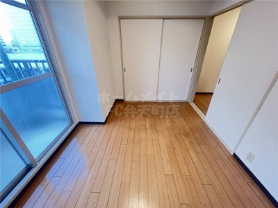 【居間・リビング】 | プロスパー | こちらの居間で趣味の時間をお楽しみください