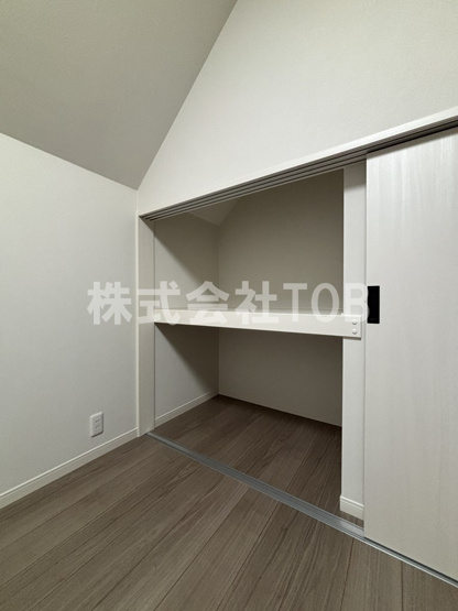 【収納】 | Ｒｉｃｏｒｄｏ　和泉 | 洋室4.5帖　収納