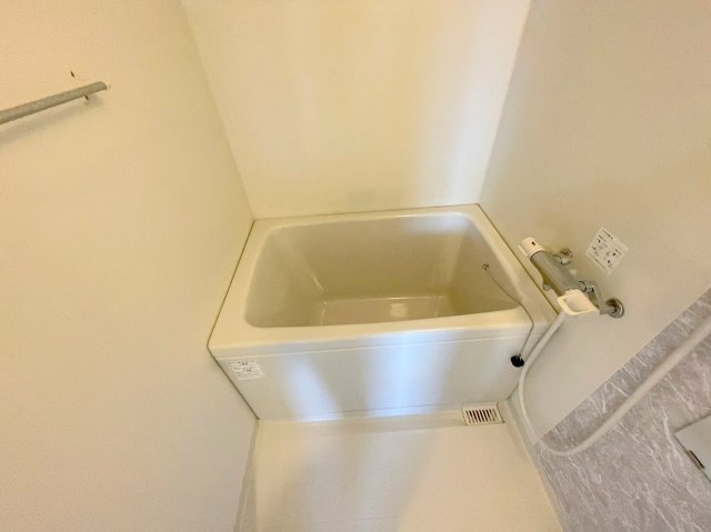 S-RESIDENCE新大阪駅前の浴室