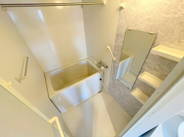 S-RESIDENCE新大阪駅前の浴室