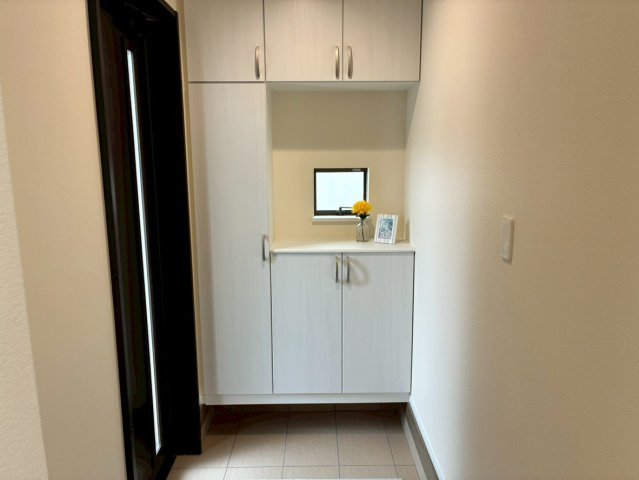 【玄関】 | 伊豆の国市大仁Ⅱ 新築建売分譲住宅 建物＋土地 TW06092 | 伊豆の国市大仁B号棟　玄関 ※令和8年4月13日撮影写真