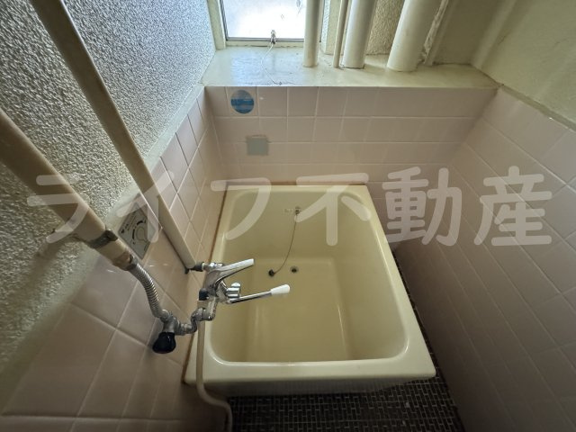 八栄マンションの浴室|日々の暮らしに欠かせないお風呂です