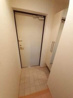 【玄関】 | アルモニアエンネ