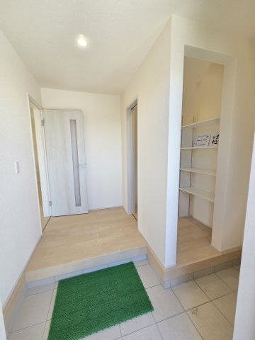 新築　伊勢崎市東小保方町第2　5号棟　Livele Garden.Sの玄関|新築　伊勢崎市東小保方町第2　5号棟　Livele Garden.S
