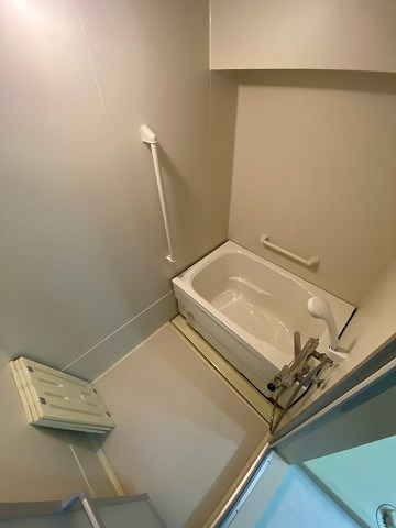 UR武庫川 29号棟の浴室