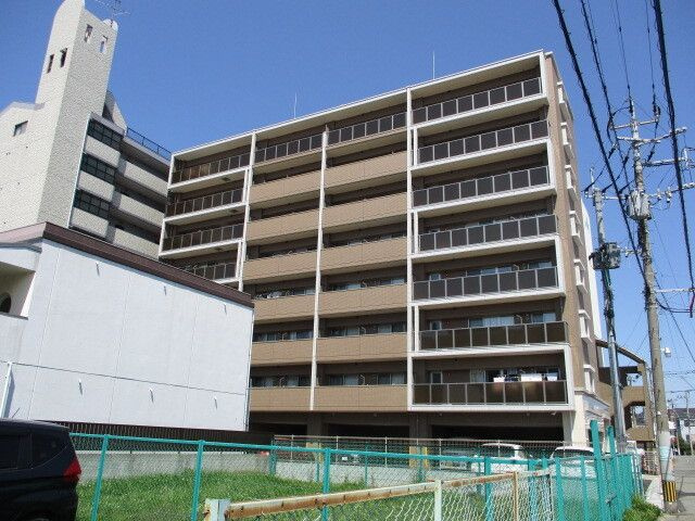 ルミエール箱崎駅前