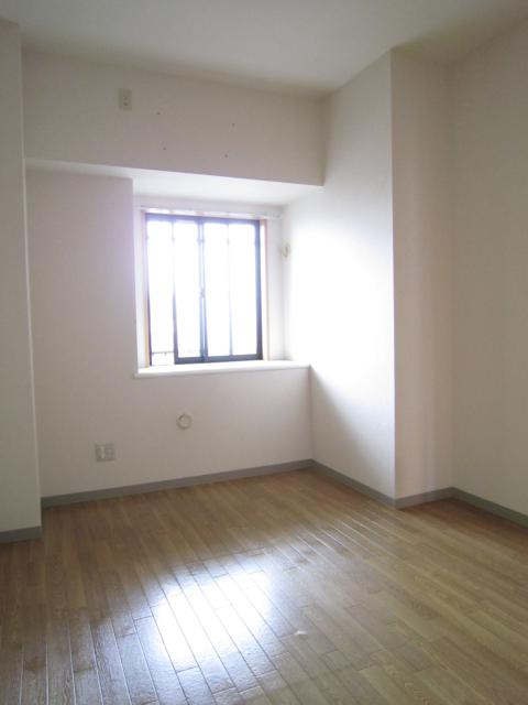 ヴィオレ湘南の洋室