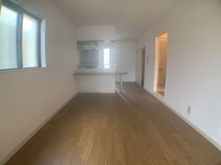 ２面採光の明るいお部屋です。