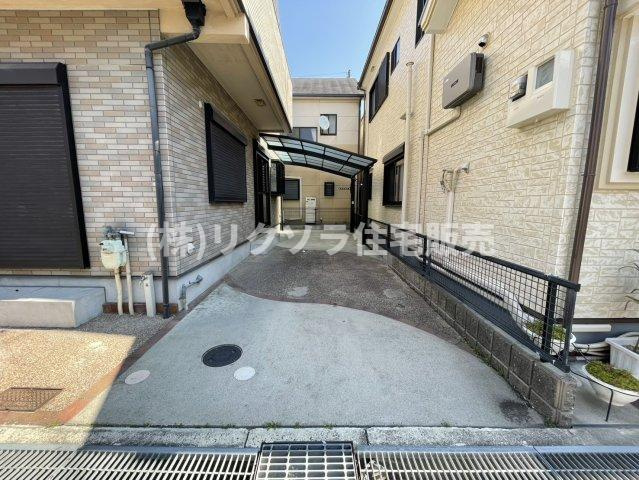 点野5丁目　中古一戸建ての駐車場|縦列2台駐車可能
■物件内覧・資金計画相談・住宅ローン相談、リフォーム相談、お問合せ受付中■
※当日・翌日のご内覧、ご相談はお電話でのお問合せがスムーズです！