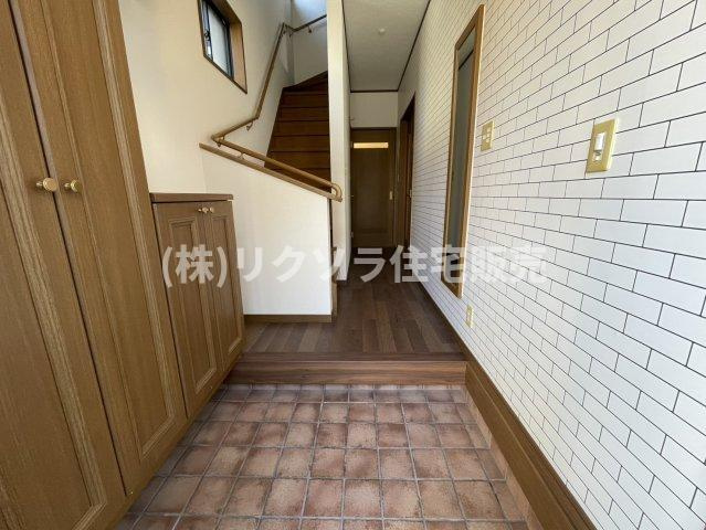 点野5丁目　中古一戸建ての内装|玄関内部
■物件内覧・資金計画相談・住宅ローン相談、リフォーム相談、お問合せ受付中■
※当日・翌日のご内覧、ご相談はお電話でのお問合せがスムーズです！
