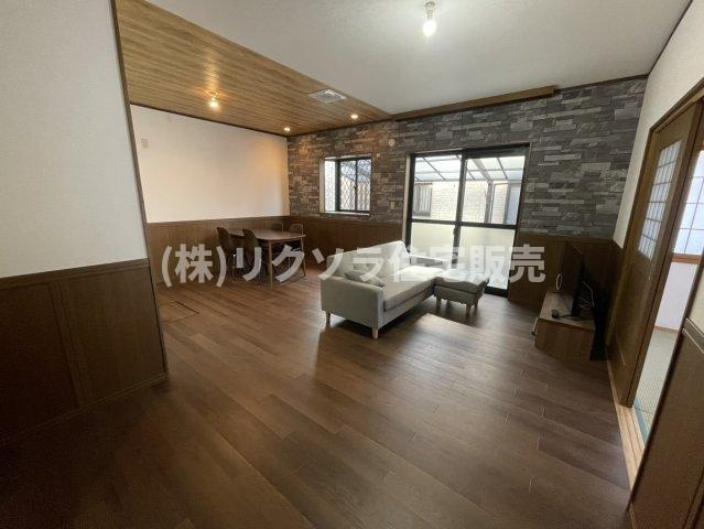 点野5丁目　中古一戸建ての居間・リビング|LDK15.0帖
■物件内覧・資金計画相談・住宅ローン相談、リフォーム相談、お問合せ受付中■
※当日・翌日のご内覧、ご相談はお電話でのお問合せがスムーズです！