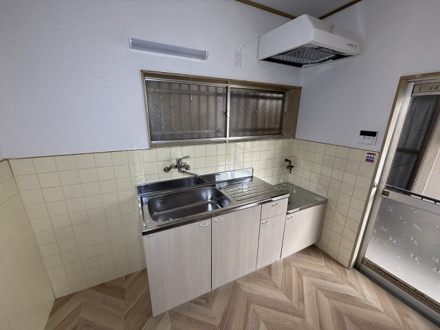 大東戸建てのキッチン