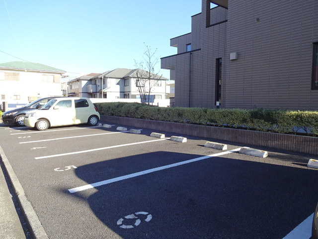 フォルス　ヴィラージュの駐車場|★敷地内駐車場あります★