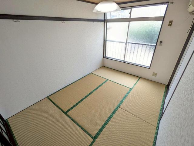 メゾン西小岩B棟の和室