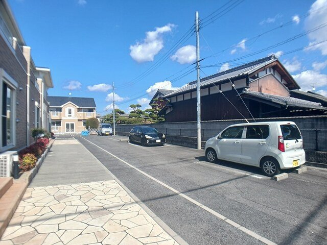 グラン　ジェルメⅡの駐車場