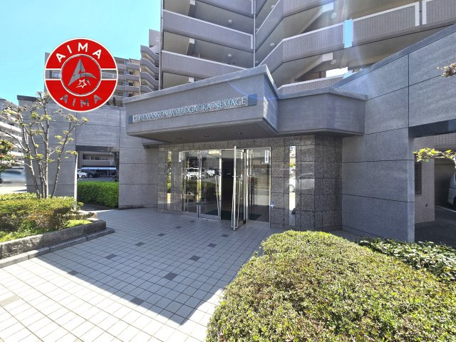 コアマンション和白丘ネクステージA棟|住まいの第一印象を彩る、きれいに整備されたエントランスです。