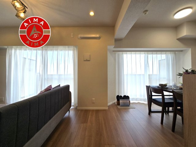 コアマンション和白丘ネクステージA棟の内観：施工例|明るく開放的なリビングダイニングは豊かな陽光が注ぎ込み、やすらぎの空間を演出してくれます。ご家族で楽しいひとときをお過ごし下さい。