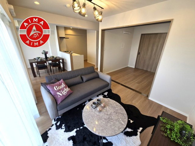 コアマンション和白丘ネクステージA棟の内観：施工例|アイランドキッチン採用で、動線が良く使いやすいキッチンスペースです。