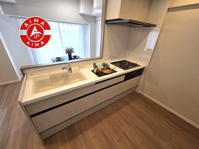 コアマンション和白丘ネクステージA棟のキッチン|明るく開放的なリビングダイニングは豊かな陽光が注ぎ込み、やすらぎの空間を演出してくれます。ご家族で楽しいひとときをお過ごし下さい。