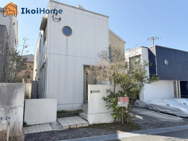 神戸市西区学園東町4丁目　中古戸建のエントランス|～ご見学に関して～平日や夜間でもご案内可能。決まったお時間で身動きが取れない方も臨機応変に対応します