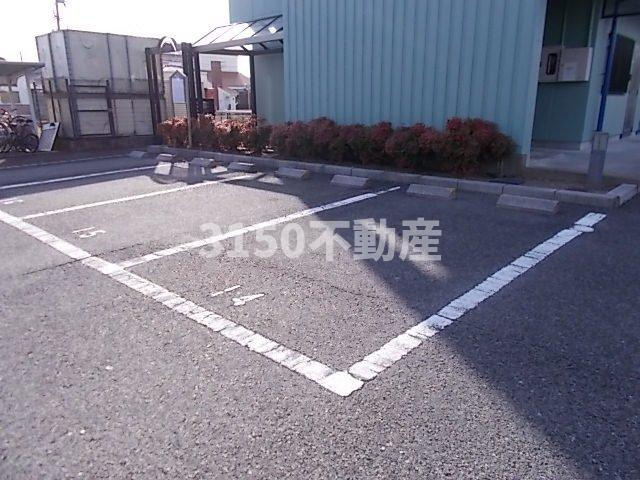 ニューマリッチＴＤ・Ⅰの駐車場