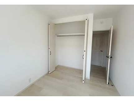 安芸郡坂町坂東１丁目の洋室