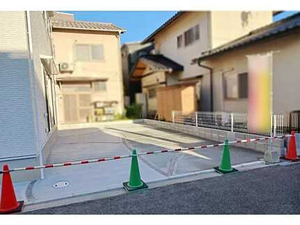 安芸郡坂町坂東１丁目の前面道路含む現地写真|駐車4台可能