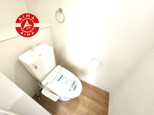 春日市白水ヶ丘2丁目第2-2棟（1号棟）　のトイレ|温水洗浄便座を完備しております。2ヶ所にトイレがあるのは朝の慌ただしい時間も安心です。