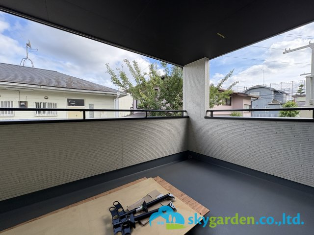 茅ヶ崎市堤3期　新築戸建　全1棟のバルコニー|寝室前のインナーバルコニー