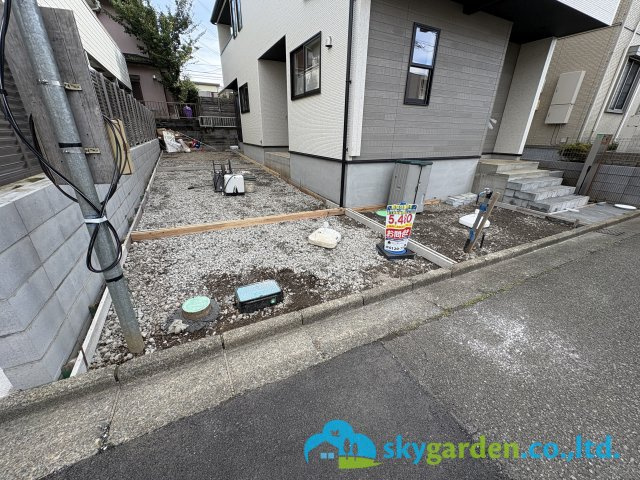 茅ヶ崎市堤3期　新築戸建　全1棟の駐車場|令和8年6月8日撮影（建築中）
