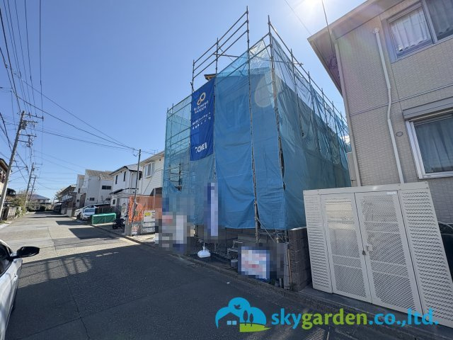 茅ヶ崎市堤3期　新築戸建　全1棟の前面道路含む現地写真|令和8年4月3日撮影（建築中）