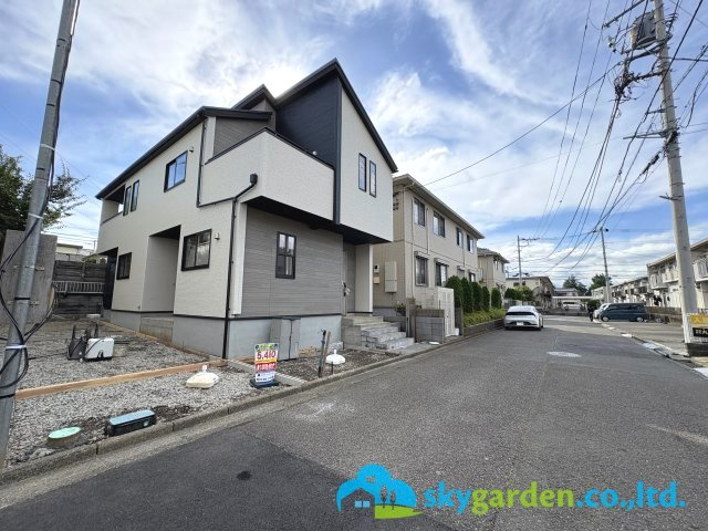 茅ヶ崎市堤3期　新築戸建　全1棟の前面道路含む現地写真|令和8年6月8日撮影（建築中）