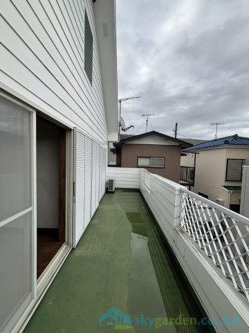 平塚市田村７丁目　中古戸建　のバルコニー|暖かな日差しのふりそそぐバルコニー