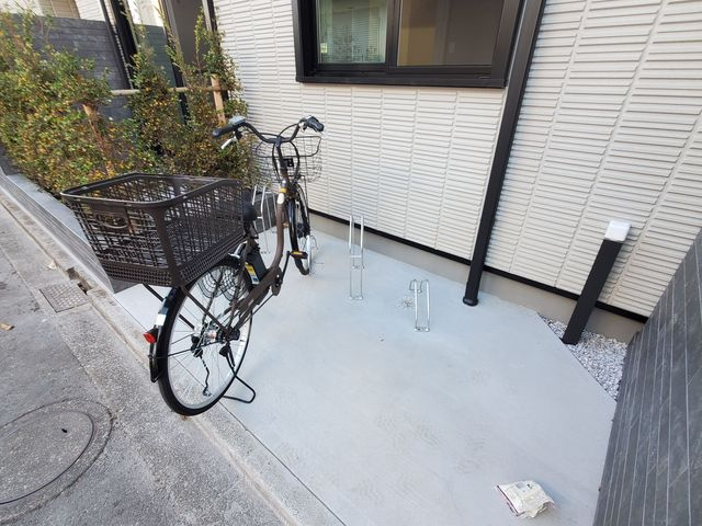Little forest KAMIKITAZAWAの駐車場