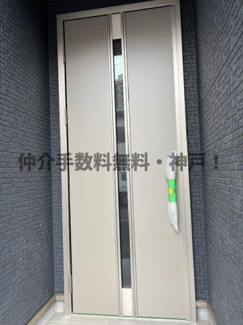 【玄関】 | 神戸市垂水区清水が丘1丁目　新築戸建1号棟　仲介手数料無料！ | ゆったりとした玄関です