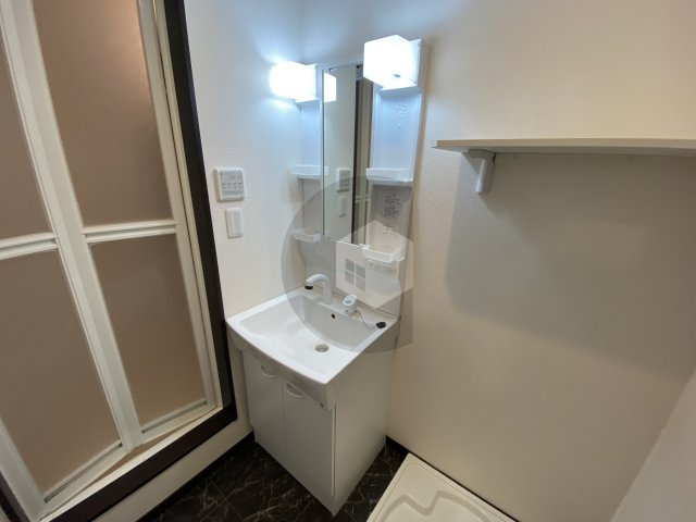 ラージヒル長瀬EASTの独立洗面台
