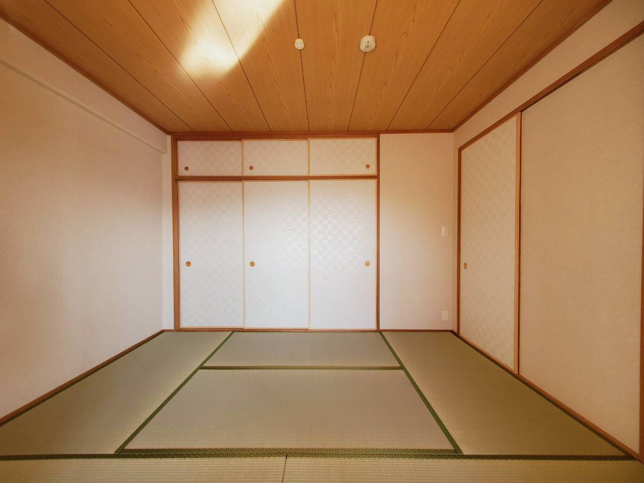 サーパス北久保2LDK　中古マンションの和室|リビング横の和室はお子様の遊び場やお昼寝、来客用としても大活躍♪