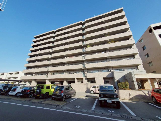 サーパス北久保2LDK　中古マンションの外観|9階建ての7階の物件です☆
