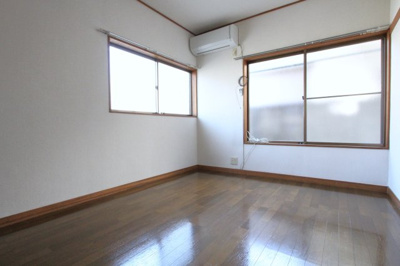 【居間・リビング】 | 津田沼ハイツ | 2面採光で明るいお部屋です