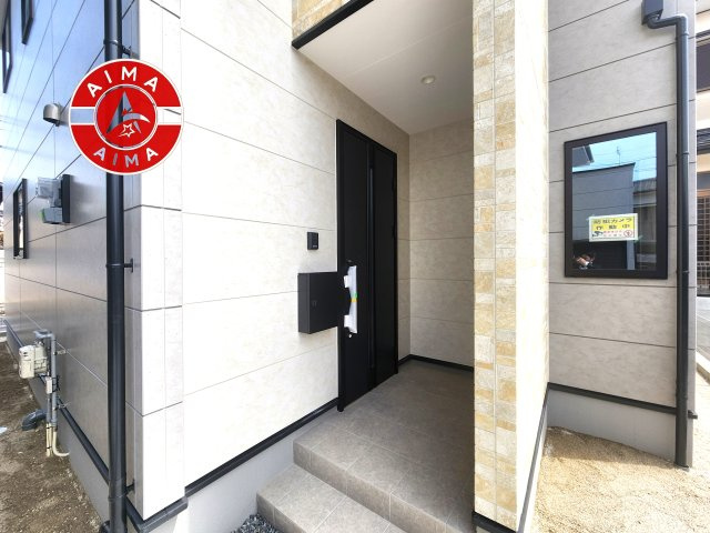 春日市白水ヶ丘2丁目第2-2棟（2号棟）　の玄関|おでかけの時も帰った時も、「我が家」を最初に感じでもらえる素敵な空間に。