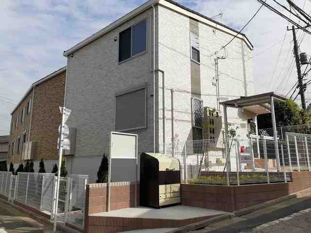 グリーンエミモ