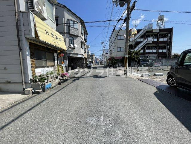 御幸東町　中古一戸建ての前面道路含む現地写真|■物件内覧・資金計画相談・住宅ローン相談、リフォーム相談、お問合せ受付中■
※当日・翌日のご内覧、ご相談はお電話でのお問合せがスムーズです！