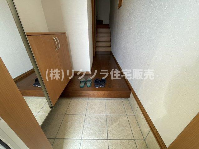 御幸東町　中古一戸建ての内装|玄関内部
■物件内覧・資金計画相談・住宅ローン相談、リフォーム相談、お問合せ受付中■
※当日・翌日のご内覧、ご相談はお電話でのお問合せがスムーズです！