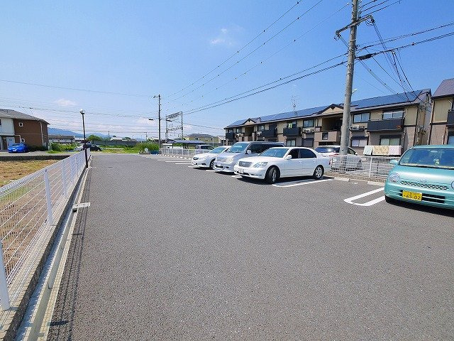 モン・シェリの駐車場|駐車場完備です