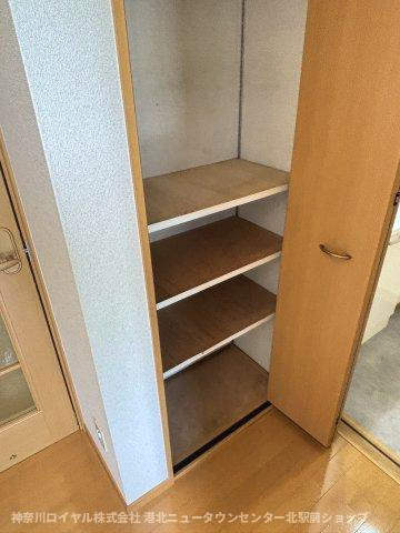 ※玄関ホール収納