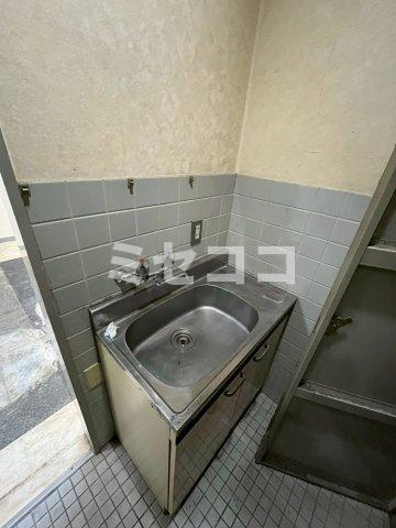 Yonezawa船場ビルのキッチン