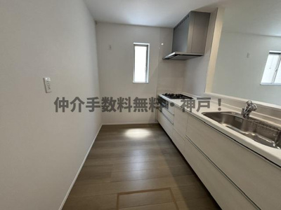 【キッチン】 | 神戸市垂水区南多聞台5丁目　新築戸建A号棟　仲介手数料無料！ | キッチンでお料理をお楽しみください