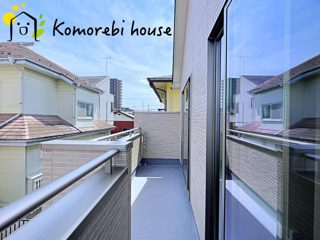 第10上尾緑丘　新築一戸建て　ハートフルタウン　Bのバルコニー|バルコニー付きです