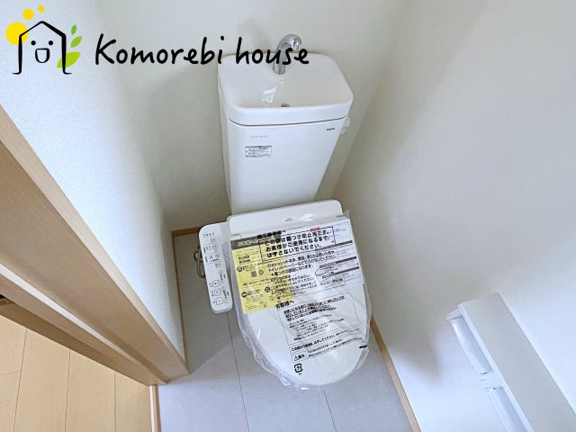 第10上尾緑丘　新築一戸建て　ハートフルタウン　Bのトイレ|落ち着いた色調のトイレです