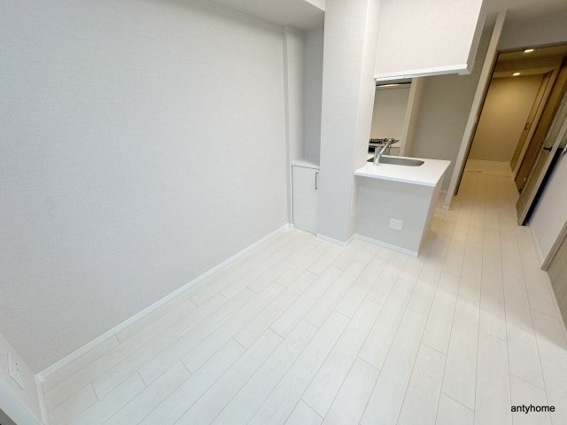 クリスタルエグゼ南堀江　仲介手数料無料の居間・リビング